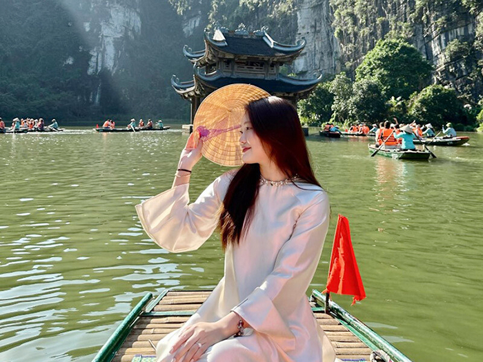 Dịch vụ xe ghép Hà Nội Tràng An giá rẻ tận tâm, đón trả tận nơi bằng xe điện Vinfast
